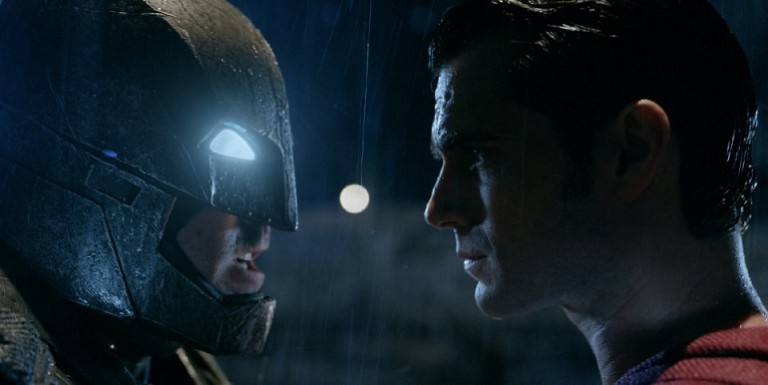 Em Batman vs Superman: A Origem da Justiça, quem ganha são os fãs