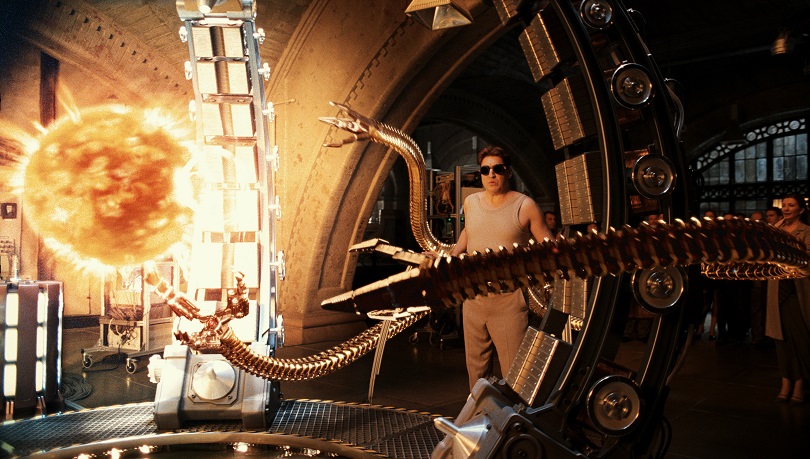 Algo dá errado nos experimentos de Otto Octavius e os tentáculos acabam dominando a mente do cientista. (Foto: Sony)