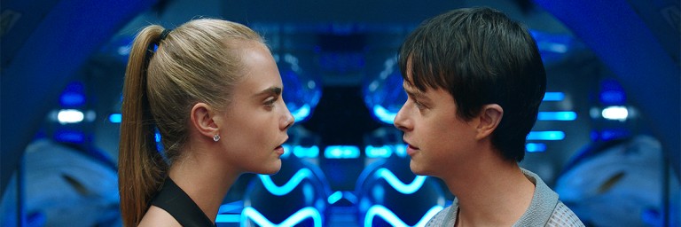 Valerian e a Cidade dos Mil Planetas impressiona pelo visual, mas falta clímax