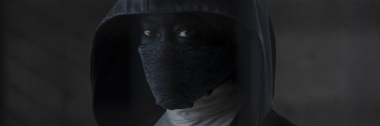 Watchmen: na HBO, série imagina mundo após quadrinho clássico