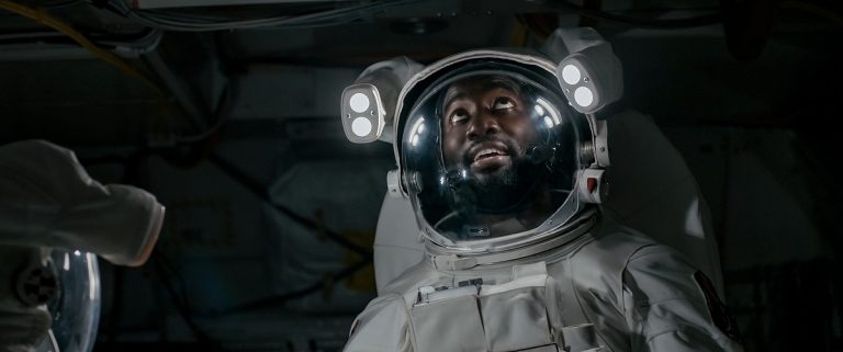 Passageiro Acidental: drama da Netflix é melhor na cabeça do espectador