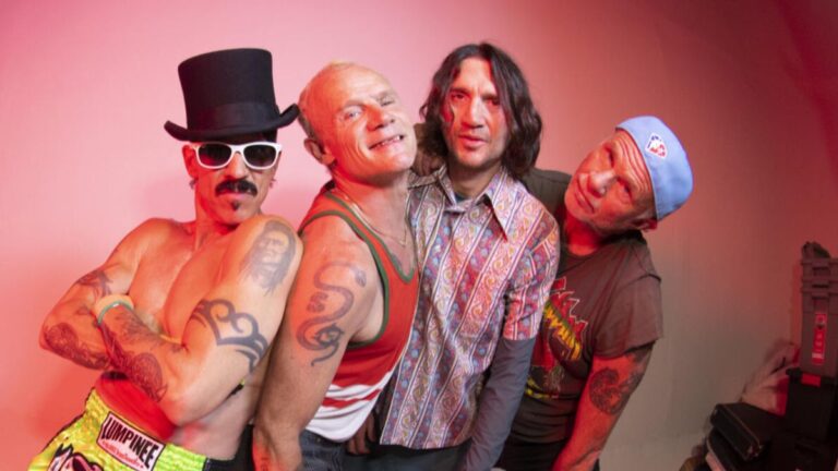 Red Hot Chili Peppers celebra talento de Chad Smith em Curitiba