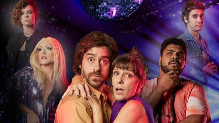 Fervo: comédia dramática divertida, paranormal e LGBT