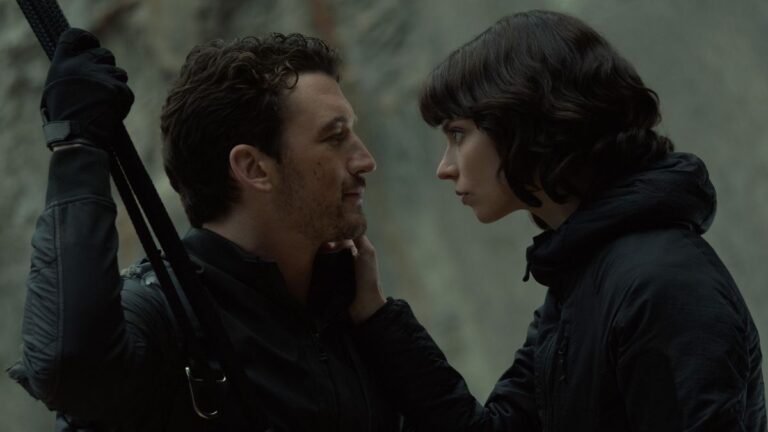 Entre Montanhas tenta unir romance e ficção científica