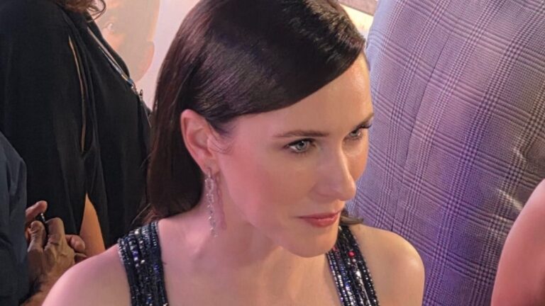 Rachel Brosnahan: ‘Ser uma mulher forte é encarar o que te assusta’