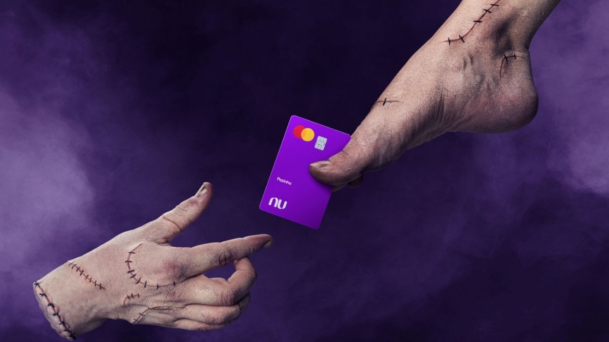 Nubank e Netflix lançam campanha com personagens de Wandinha