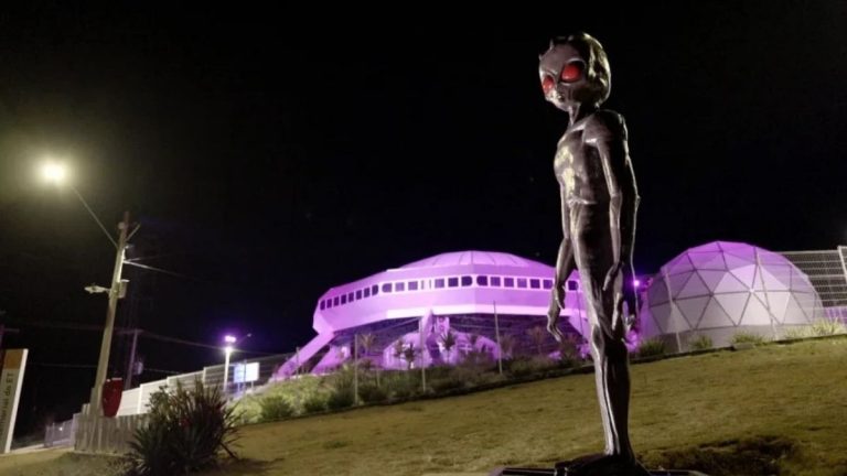 ET de Varginha: série documental estreia hoje