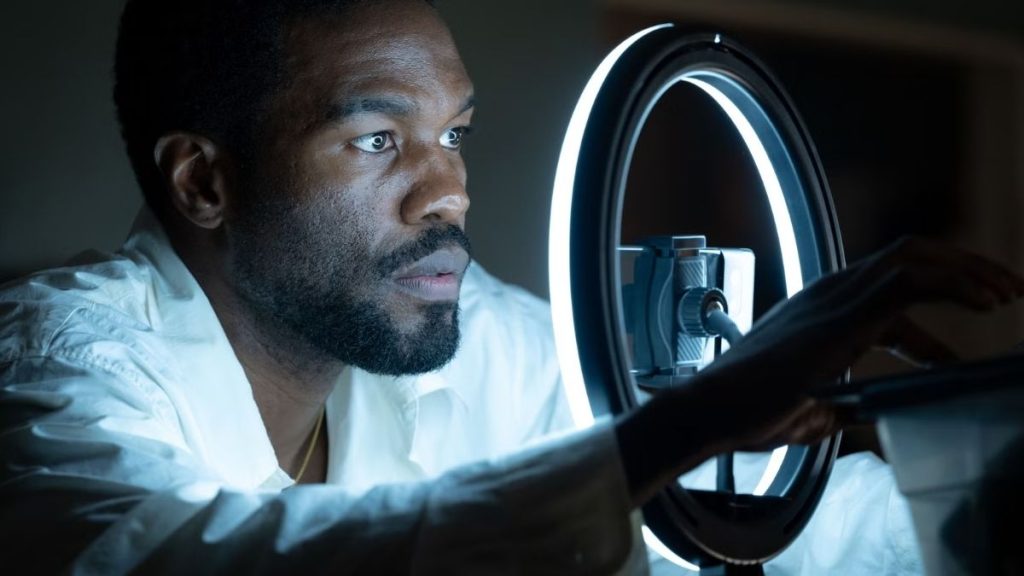 Magnum aposta em metalinguagem e dupla improvável