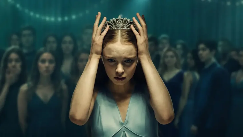 Carrie, a Estranha atualiza o terror sem apagar seu passado